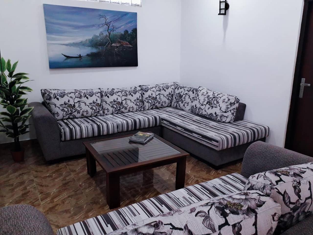 Blue Beach Villa ワドゥワ エクステリア 写真